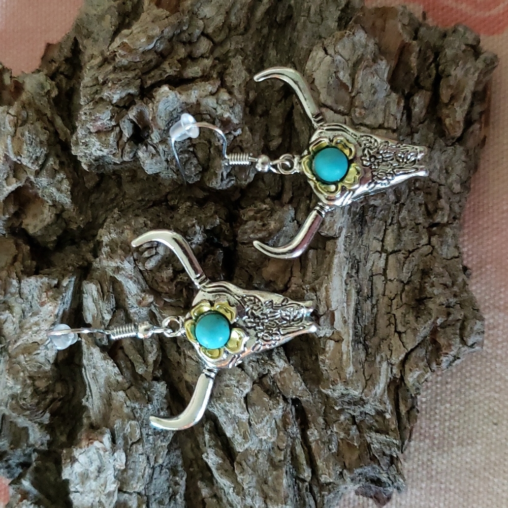 Longhorn Earrings. Cow Head Bull Head Steer Western Country Cowgirl Rodeo Horns - Picture 6 of 13